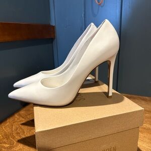 Steve Madden Classic White Heels. Size 7. Like new